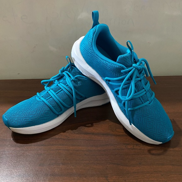 Woman’s Puma SoftFoam - Picture 2 of 9